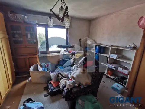 Sale, house, 300m², Zemun Ugrinovci, Zemun Sve Podlokacije - image 12