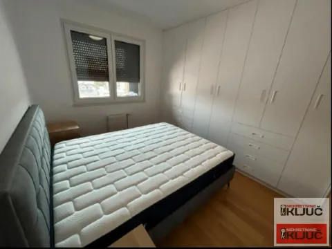 Izdavanje, dvosoban stan, 70m², Centar, Novi Sad - image 7