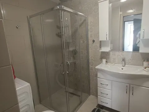 Rent, one bedroom apartment, 50m², Centar, Tivat - image 12