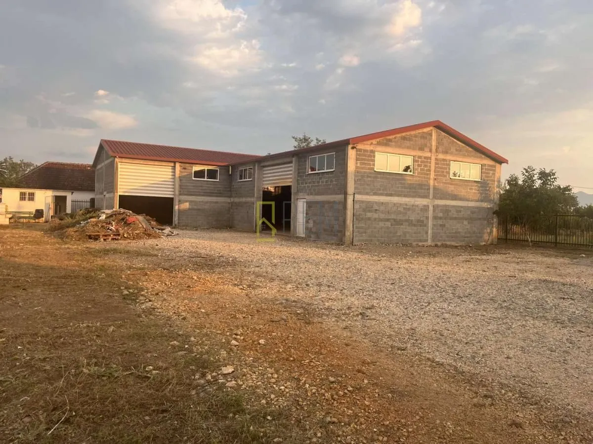 Rent, office space, 350m², Zeta, Podgorica