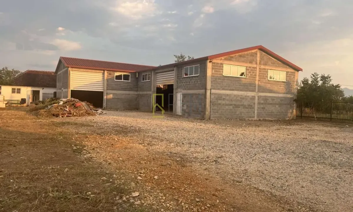 Rent, office space, 350m², Zeta, Podgorica