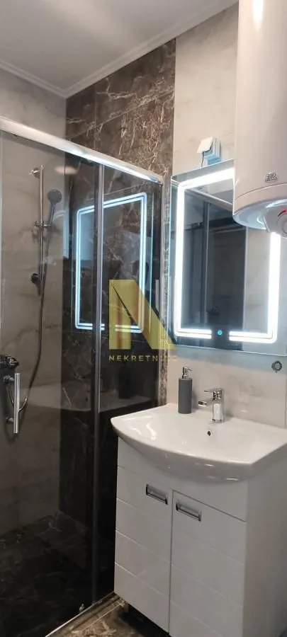 Rent, office space, 350m², Petrovaradin, Novi Sad