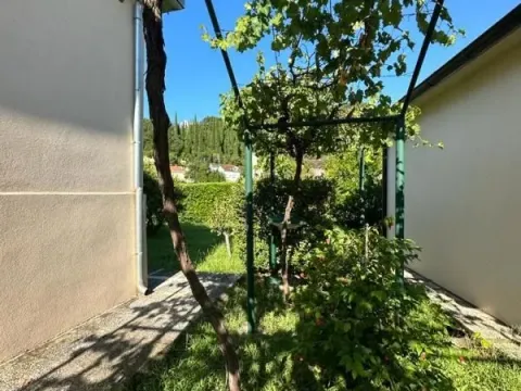 Sale, house, 260m², Zelenika, Podgorica - image 7