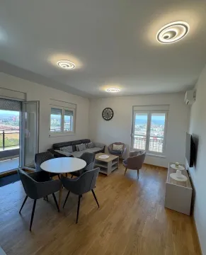 Stan-na-dan, dvosoban stan, 65m², Stari Aerodrom, Podgorica - image 1