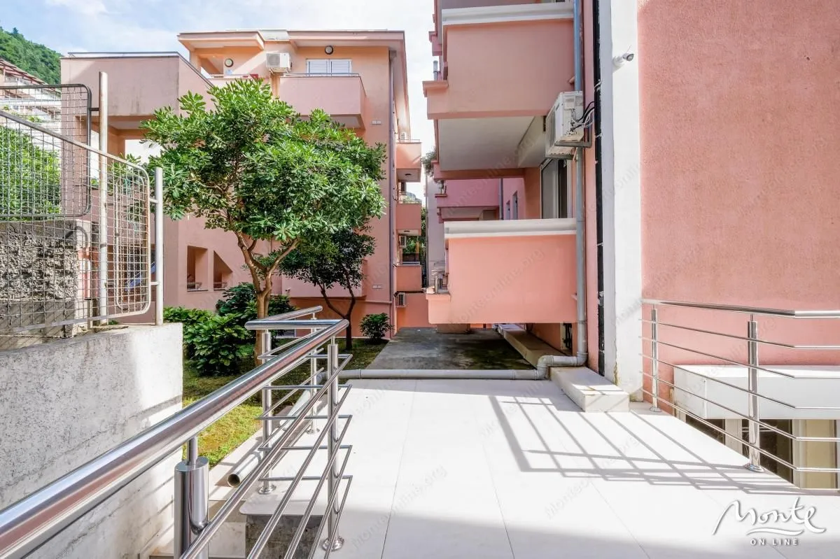 Sale, office space, 1256m², Budva, Crna Gora