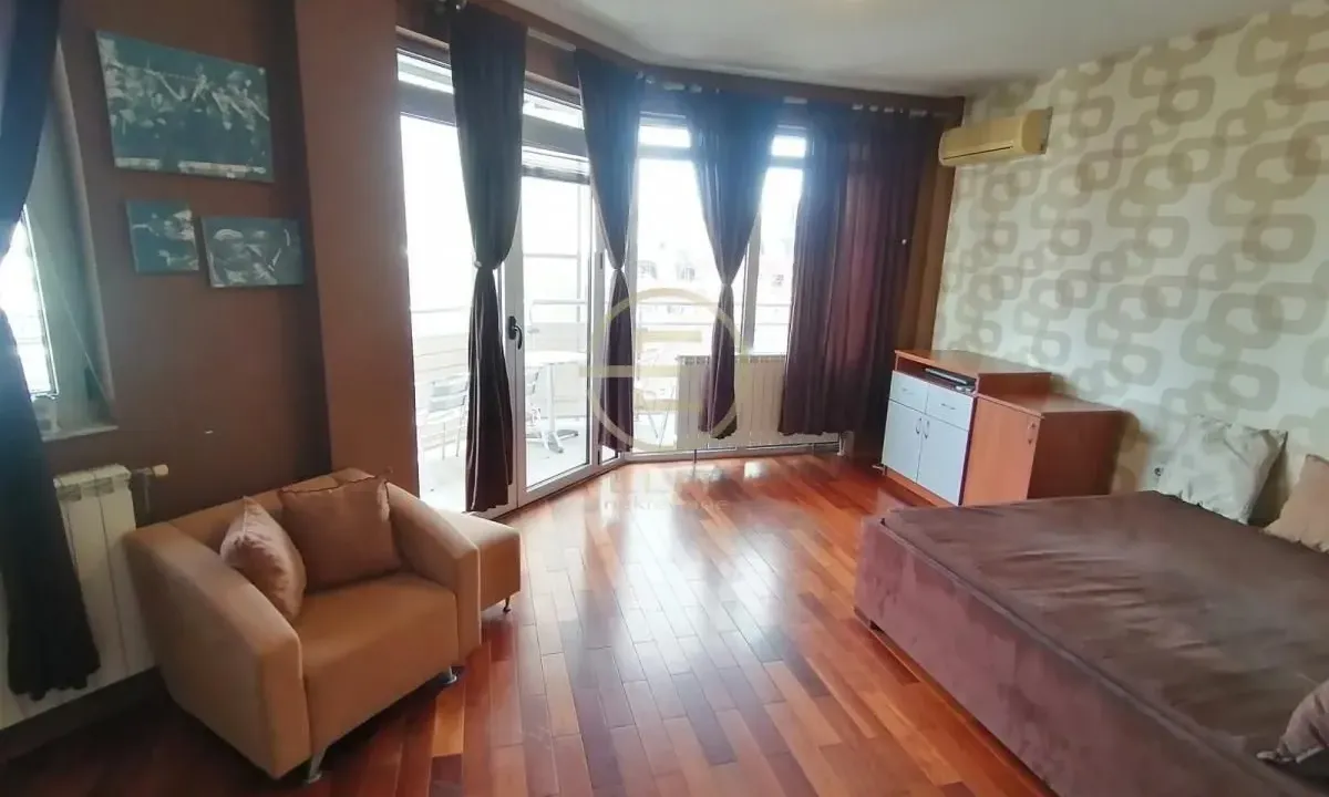 Izdavanje, garsonjera, 35m², Bulevar Oslobodjenja, Novi Sad Sve Podlokacije