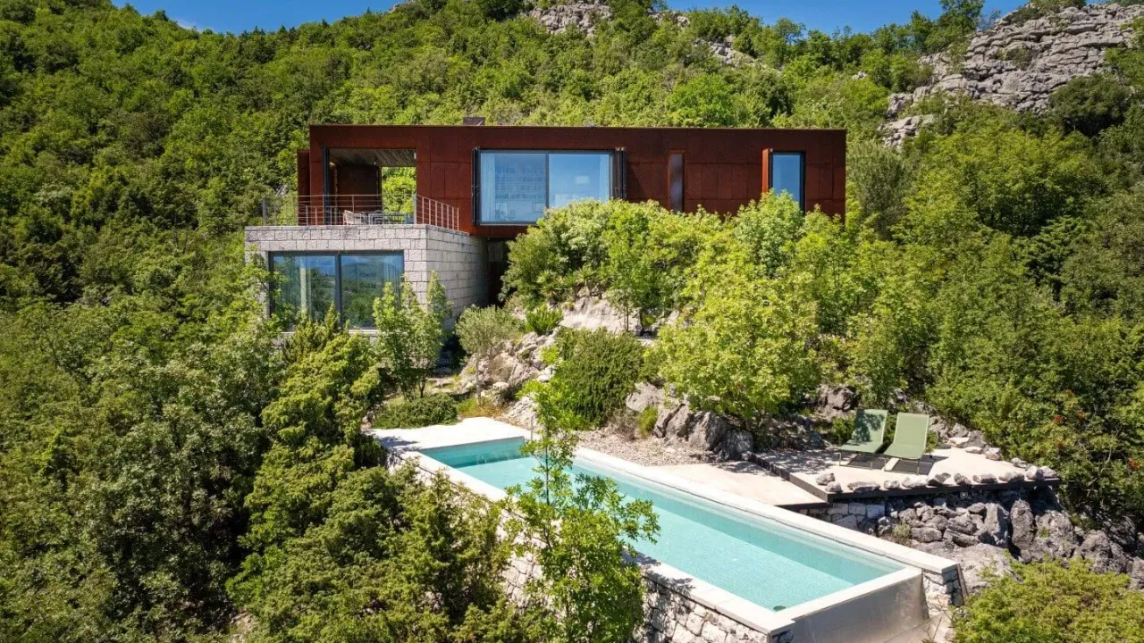 Prodaja, kuća, 250m², Đinovići, Cetinje