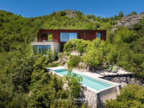 Prodaja, kuća, 250m², Đinovići, Cetinje - image 1