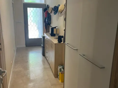 Izdavanje, dvosoban stan, 125m², Budva, Crna Gora - image 19