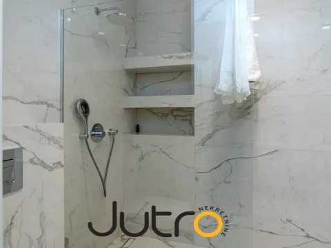 Prodaja, trosoban stan, 237m², Centar, Bar - image 20