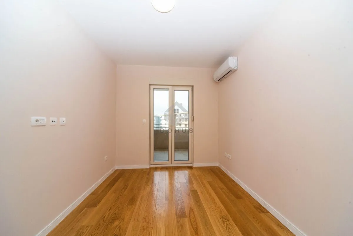 Izdavanje, poslovni prostor, 95m², Central Point, Podgorica