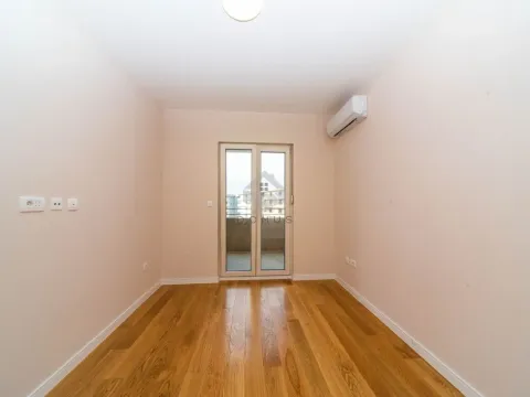 Rent, office space, 95m², Central Point, Podgorica - image 6