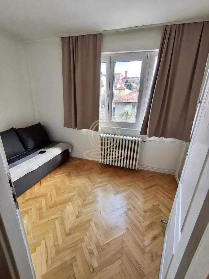 Prodaja, četvorosoban stan, 79m², Palilula, Niš