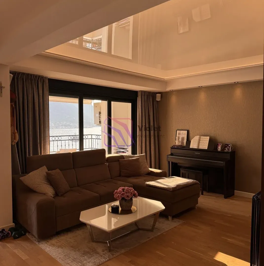 Sale, two bedroom apartment, 85m², Dobrota, Kotor