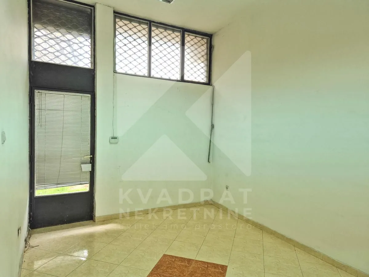 Rent, office space, 122m², Autobuska stanica, Podgorica