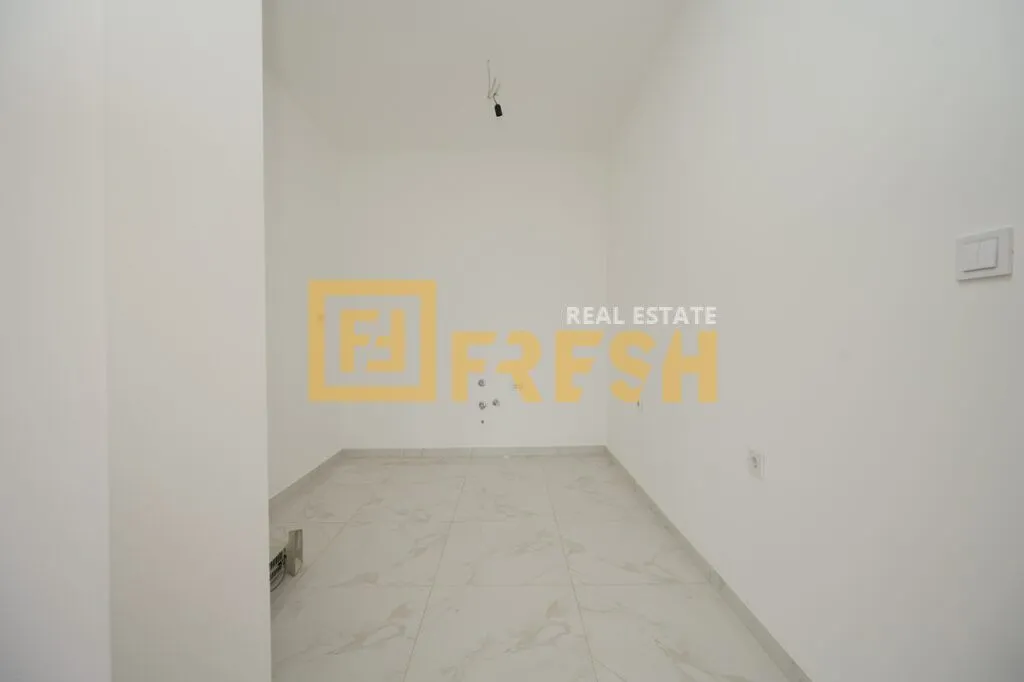 Prodaja, trosoban stan, 131m², Krivi Most, Podgorica