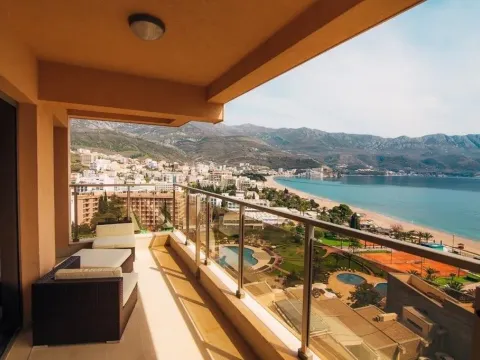 Sale, two bedroom apartment, 151m², Bečići, Budva - image 2