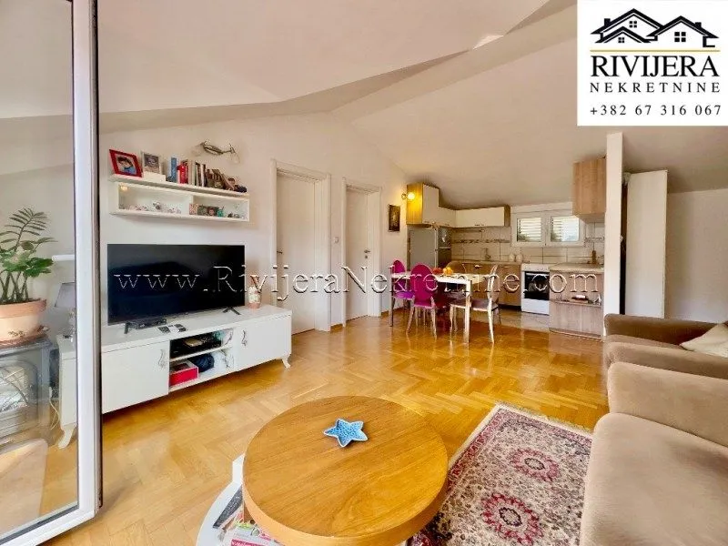 Prodaja, dvosoban stan, 65m², Dobrota, Kotor
