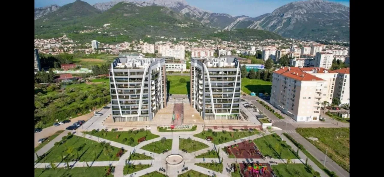 Prodaja, dvosoban stan, 77m², Centar, Bar