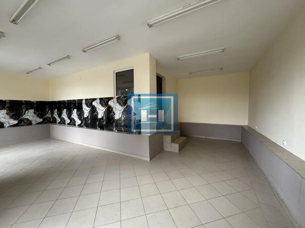Izdavanje, poslovni prostor, 59m², Ćuprija, Srbija