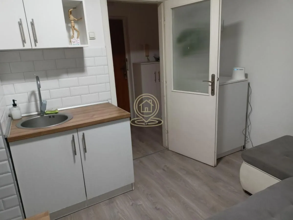 Izdavanje, jednosoban stan, 30m², Banatić, Novi Sad Sve Podlokacije
