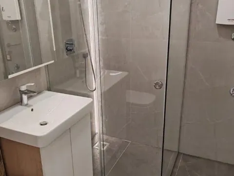 Rent, two bedroom apartment, 76m², Zeleni Venac, Beograd - image 4