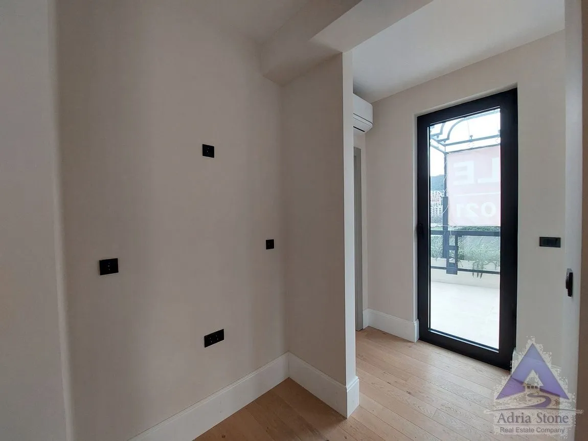Prodaja, jednosoban stan, 77m², Rafailovići, Budva