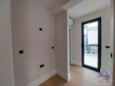 Sale, one bedroom apartment, 77m², Rafailovići, Budva - image 6