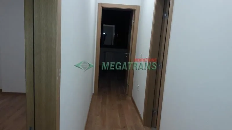 Izdavanje, stan, 143m², Centar, Novi Sad