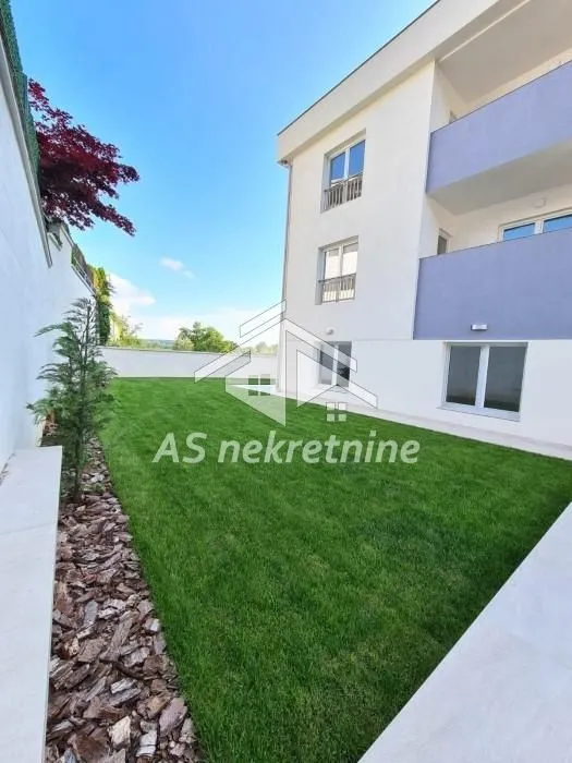 Izdavanje, stan, 240m², Savski Venac, Beograd