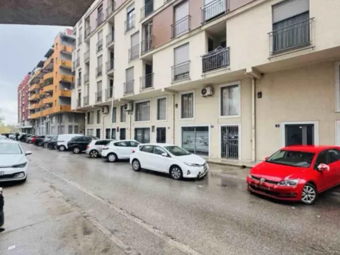 Prodaja, dvosoban stan, 62m², Kod Big Fashion-a, Podgorica - image 9