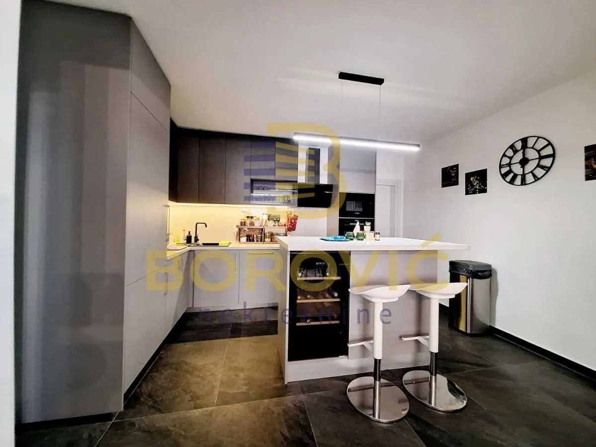 Izdavanje, kuća, 104m², Novi Banovci, Stara Pazova