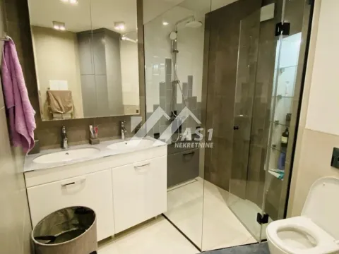 Izdavanje, četvorosoban stan, 115m², Bulevar Evrope, Novi Sad Sve Podlokacije - image 8