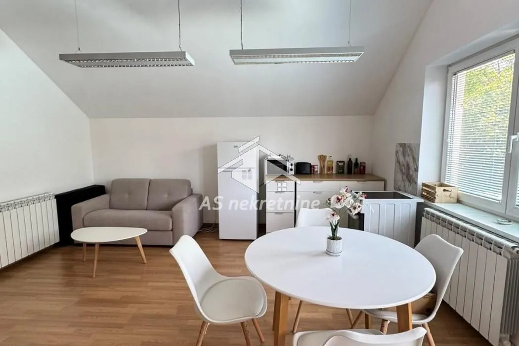 Izdavanje, trosoban stan, 70m², Voždovac Sve Podlokacije, Beograd