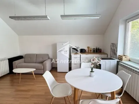 Izdavanje, trosoban stan, 70m², Voždovac Sve Podlokacije, Beograd