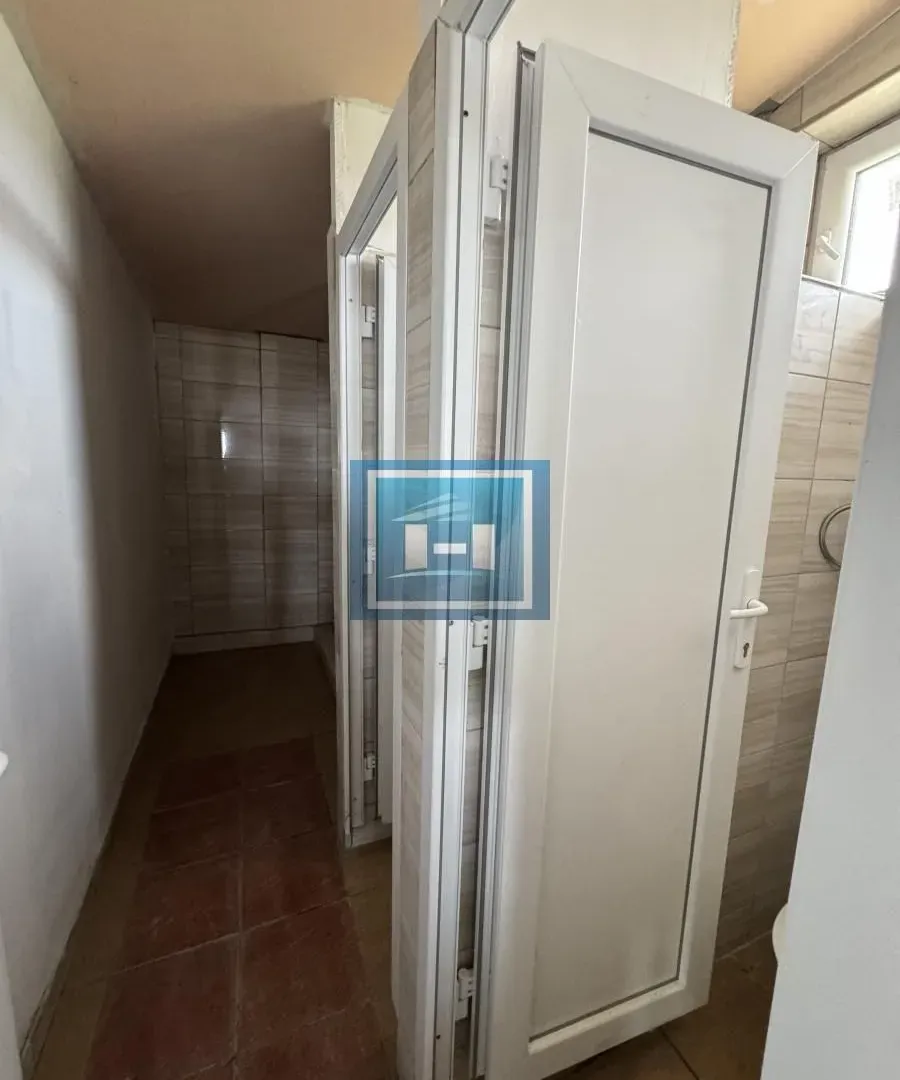 Izdavanje, poslovni prostor, 750m², Mijatovac, Ćuprija