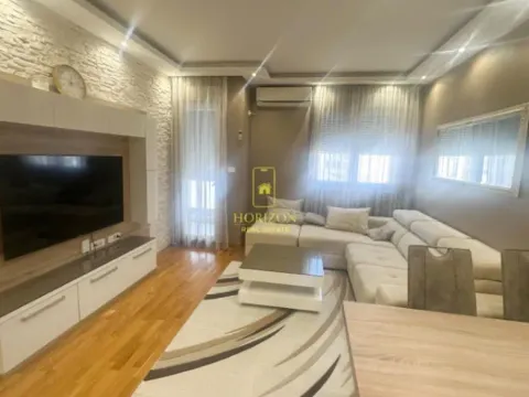 Izdavanje, jednosoban stan, 43m², City Kvart, Podgorica - image 8