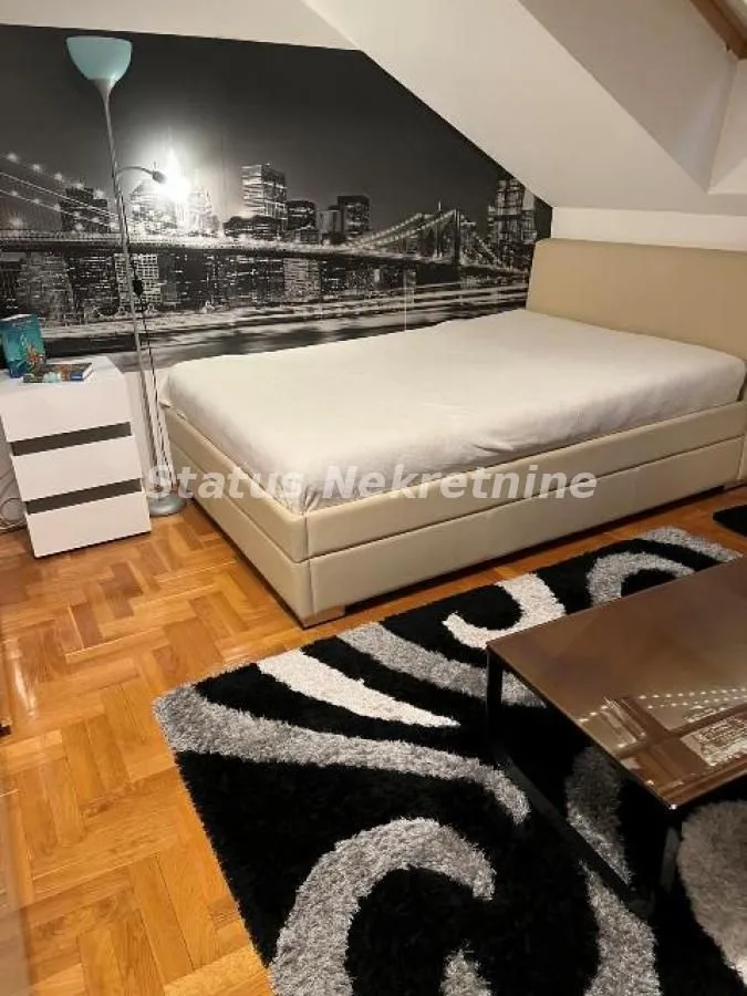 Prodaja, četvorosoban stan, 120m², Novo naselje, Novi Sad