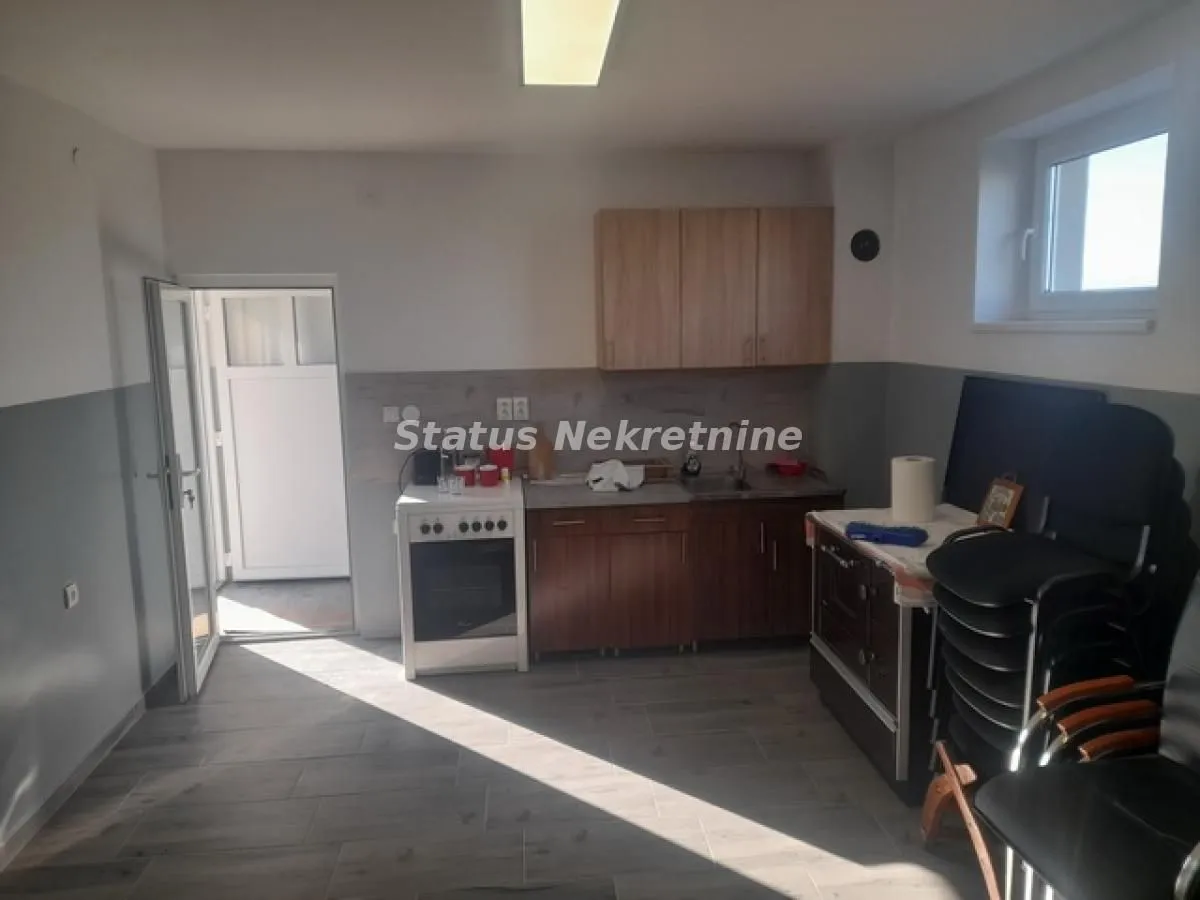 Rent, office space, 528m², Rumenka, Novi Sad Sve Podlokacije