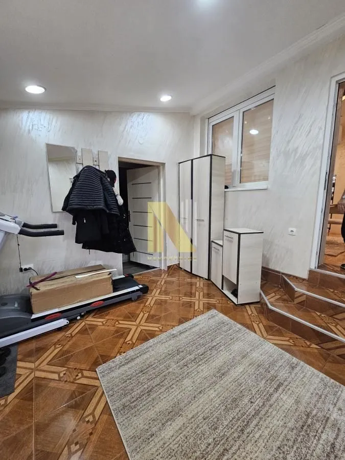 Sale, house, 242m², Lipov gaj, Novi Sad Sve Podlokacije