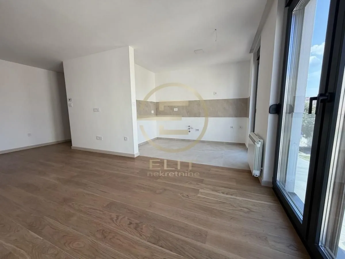 Prodaja, stan, 81m², Salajka, Novi Sad Sve Podlokacije