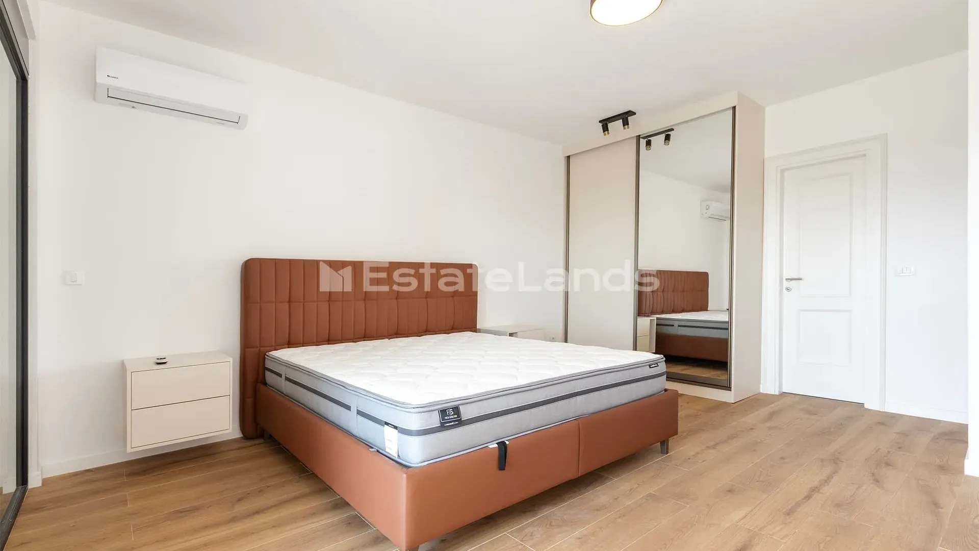 Rent, house, 183m², Kava, Tivat