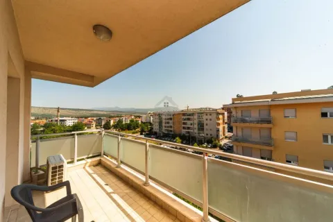 Rent, one bedroom apartment, 52m², City Kvart, Podgorica - image 11