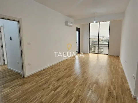 Izdavanje, stan, 269m², Stari Aerodrom, Podgorica - image 8