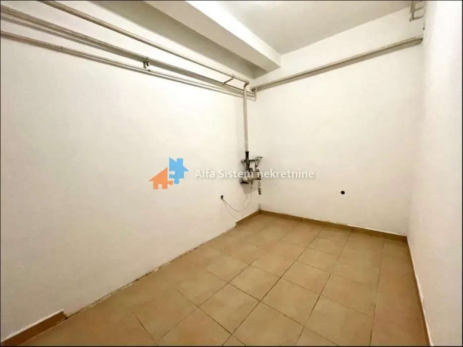 Rent, office space, 350m², Kluz, Zvezdara Sve Podlokacije