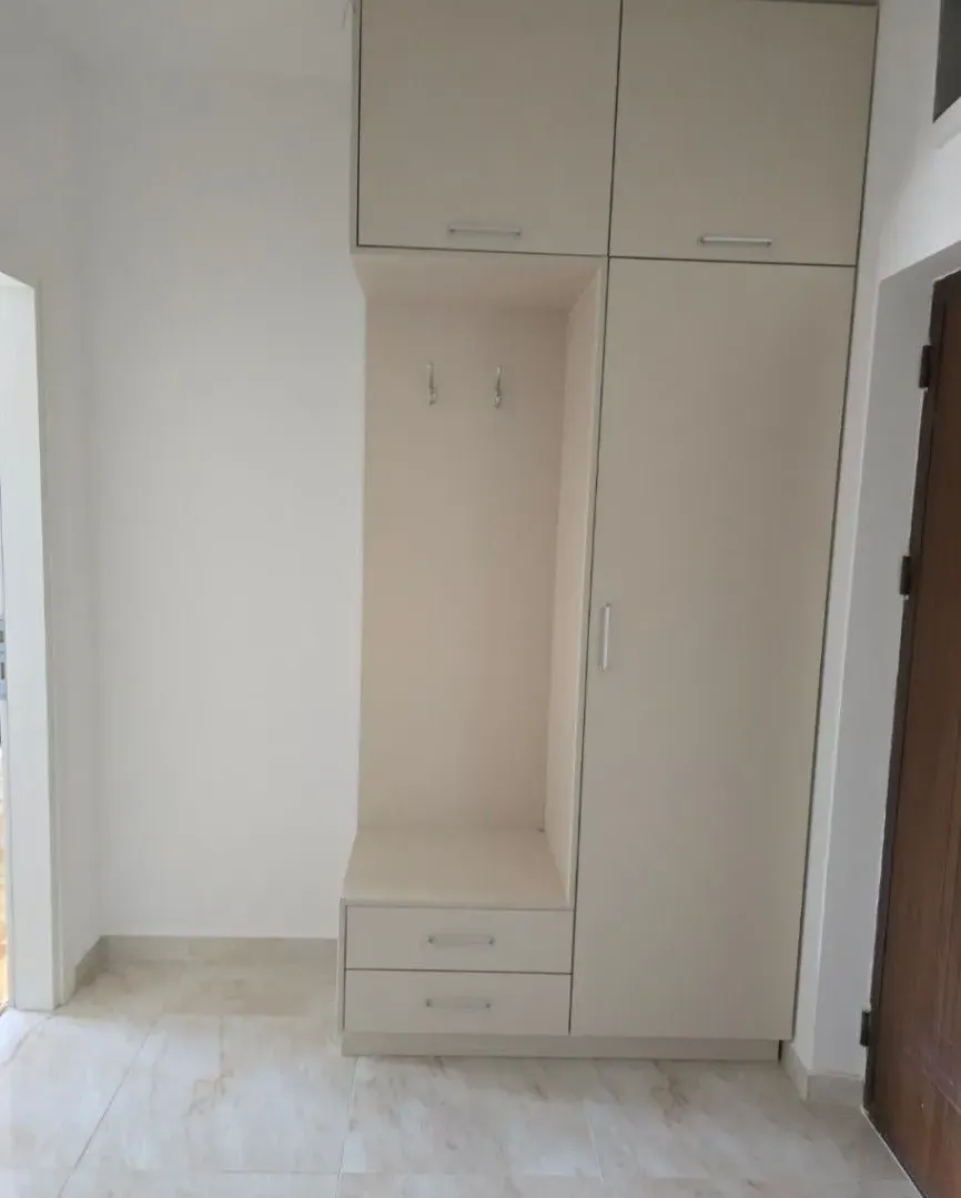 Izdavanje, jednosoban stan, 42m², Baston, Podgorica