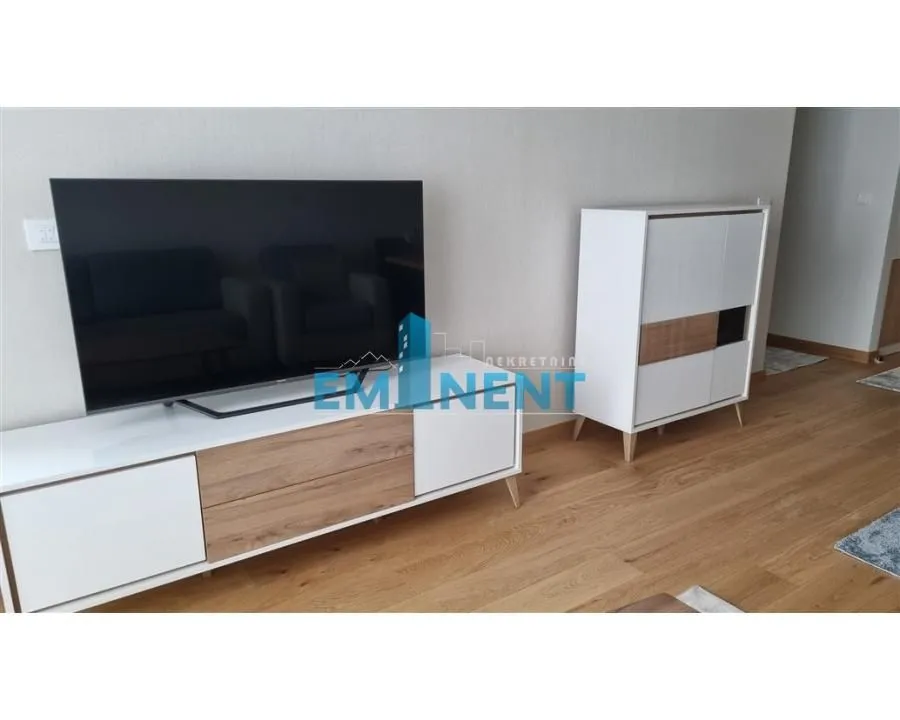 Izdavanje, trosoban stan, 70m², Novi Beograd Blok 65, Novi Beograd Sve Podlokacije