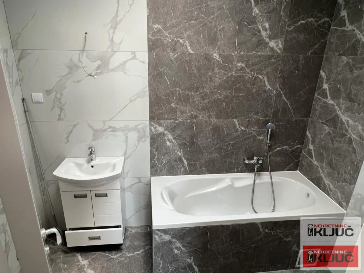 Prodaja, stan, 207m², Telep, Novi Sad Sve Podlokacije