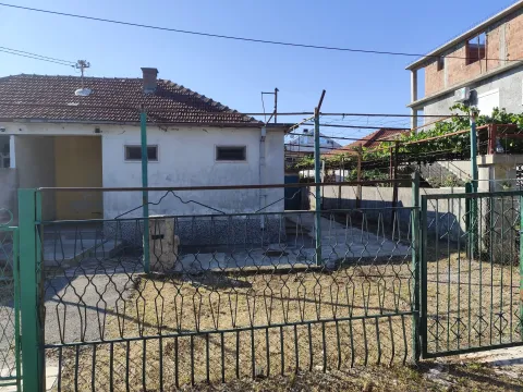 Kuća in Konik
