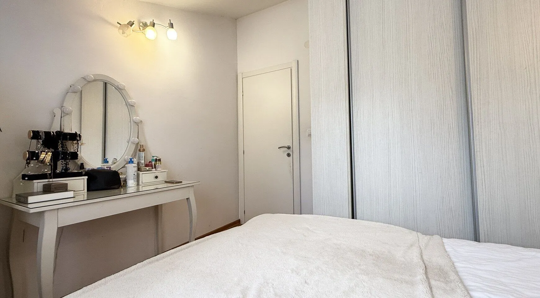 Sale, two bedroom apartment, 66m², Dobrota, Kotor